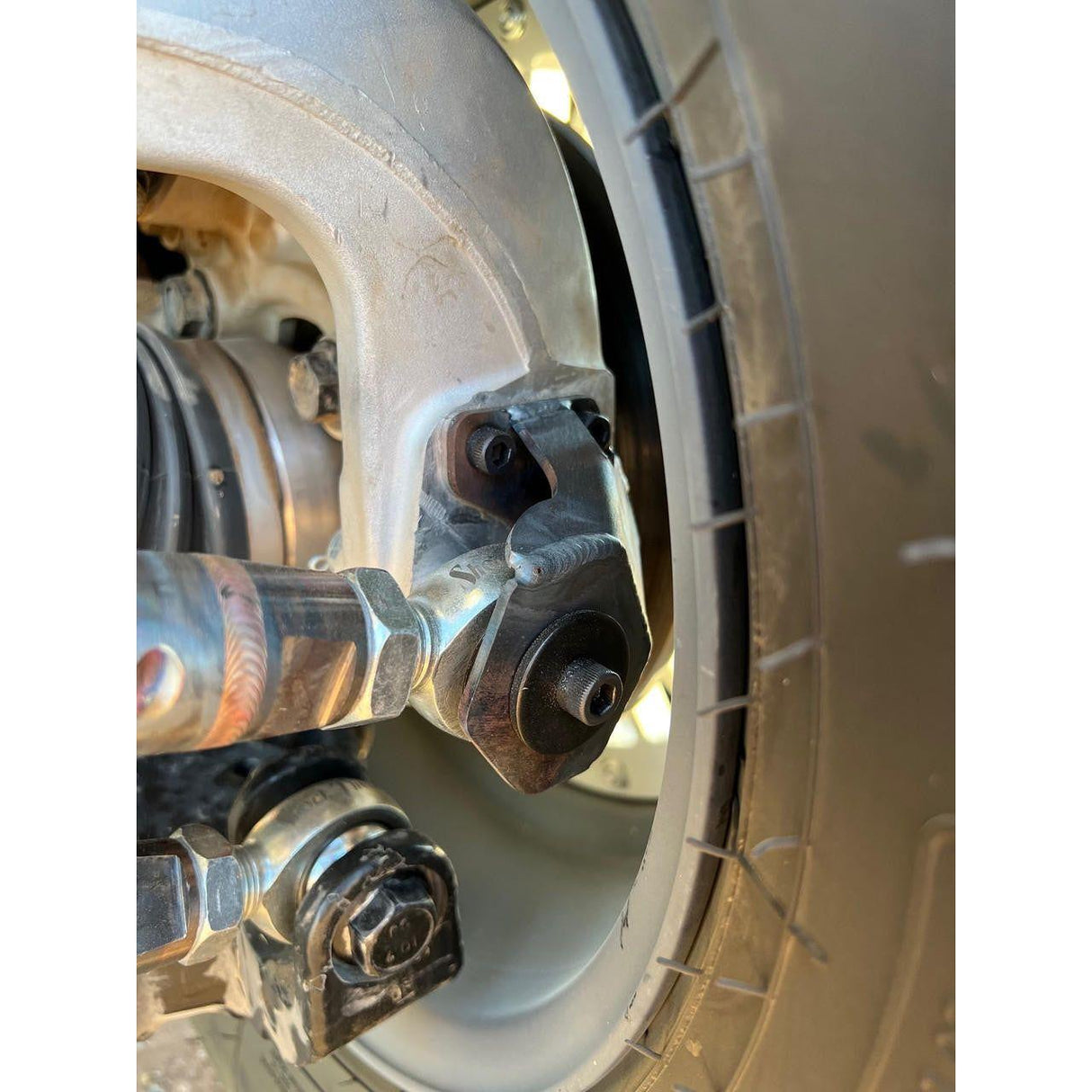 Shock Therapy - 2024+ Can-Am Maverick R Radius Rod Kit - Billet Aluminum