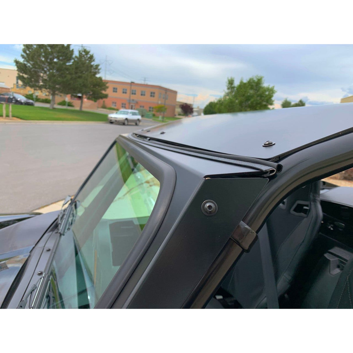 2018-2023 Wildcat XX Vented Glass Windshield with Wipers